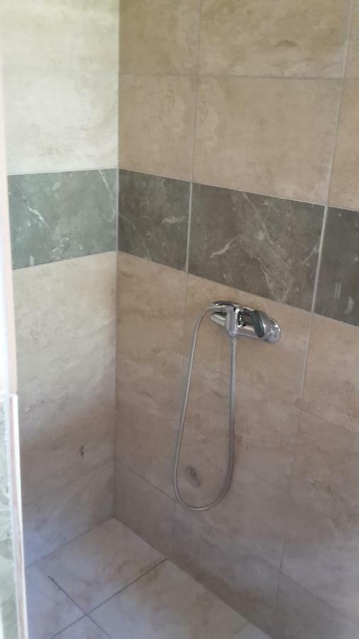 Apartments Music Sutomore Ngoại thất bức ảnh